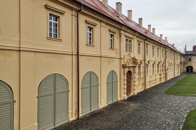 Jižní křídlo hospodářského dvora, po obnově